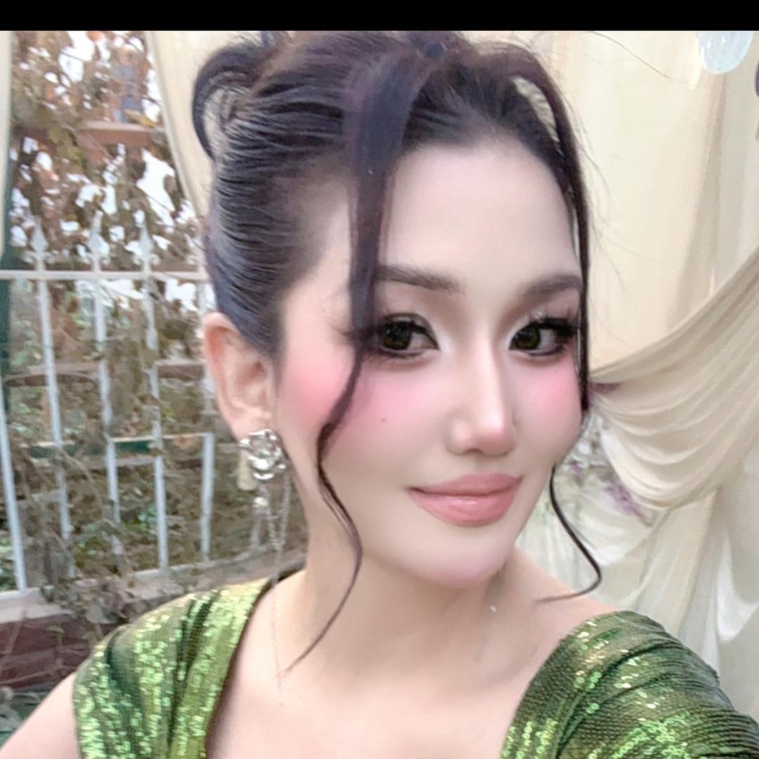 谢热古丽化妆师