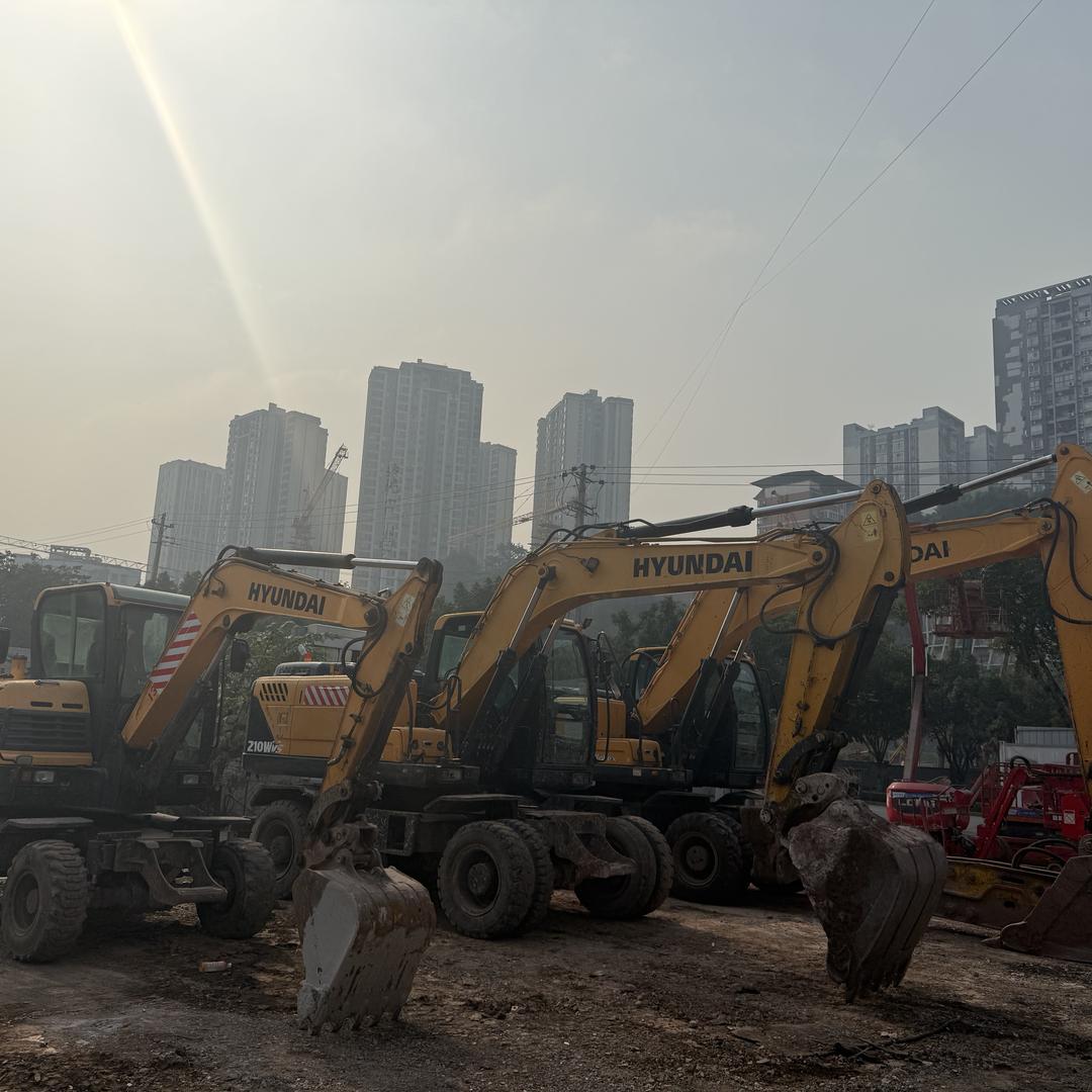 贩卖轮挖的车贩子刘强全益机械租赁有限公司