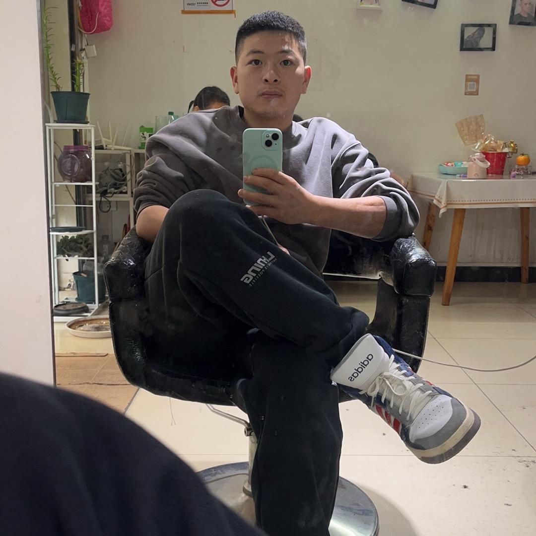 橙子路亚小哥哥