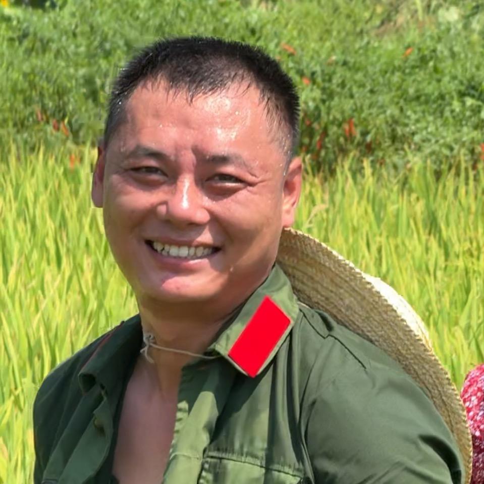 飞龙村龚书记