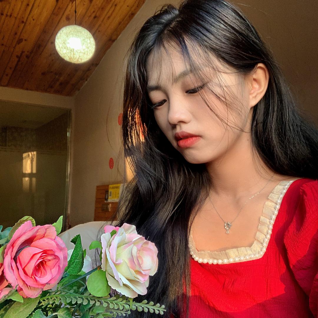 @小小露芳