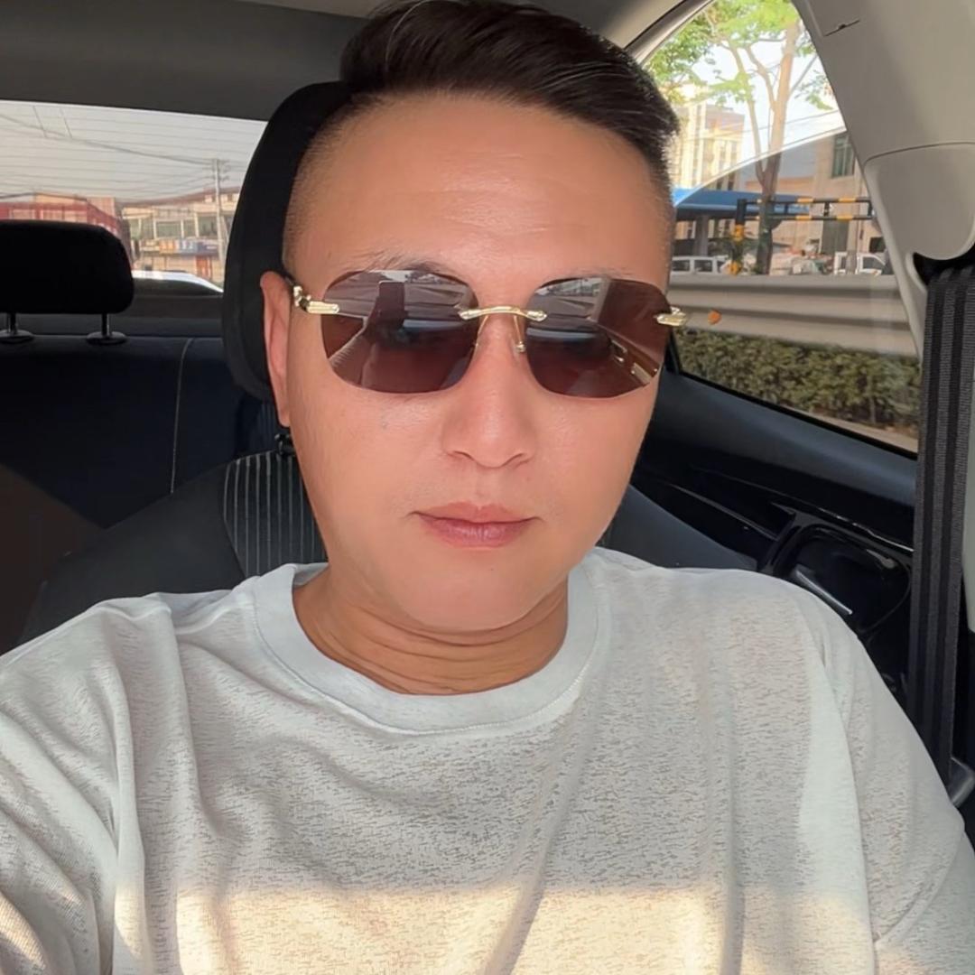 @二哥爱搞笑