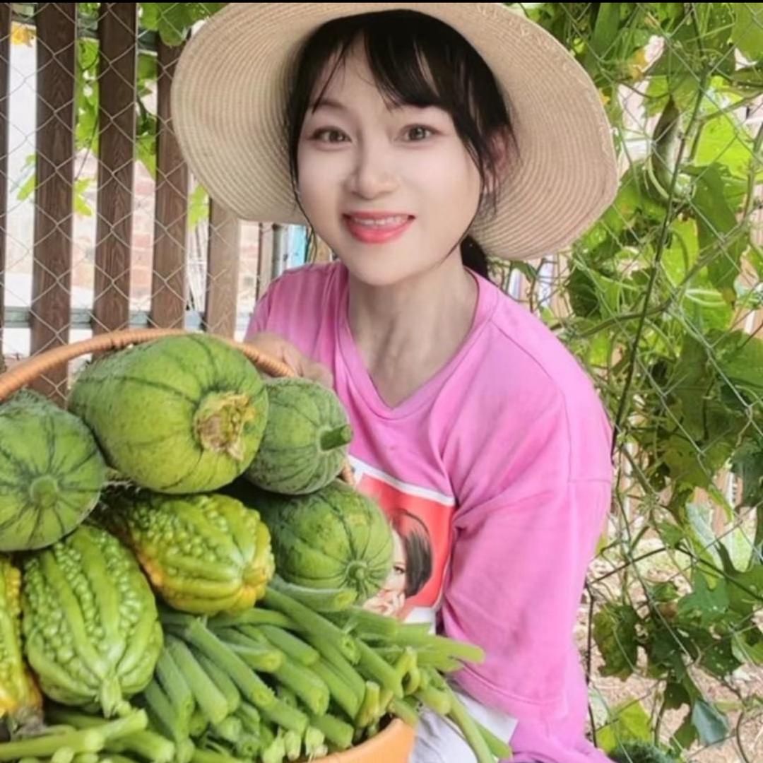 蓝姐💙.(养花种菜)
