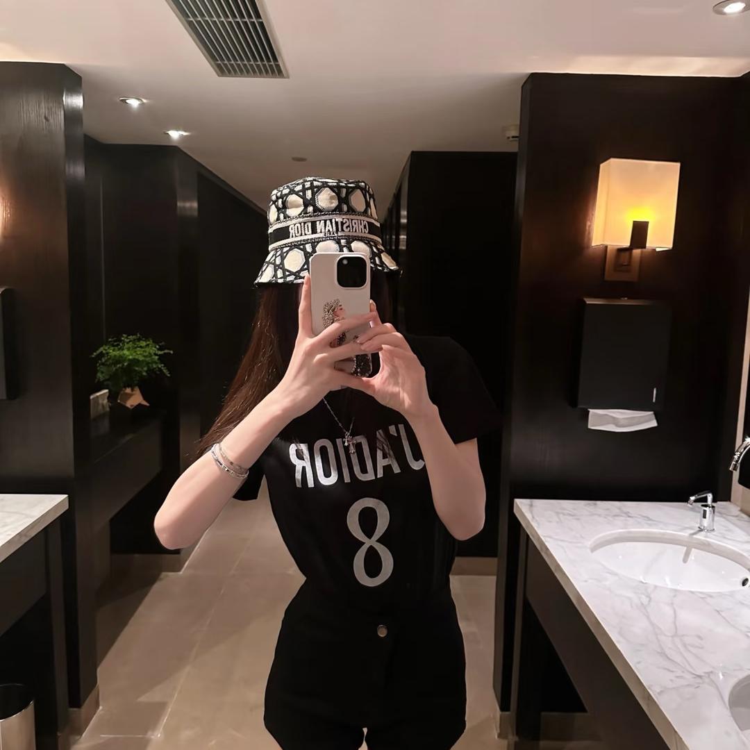 摆烂小鱼-