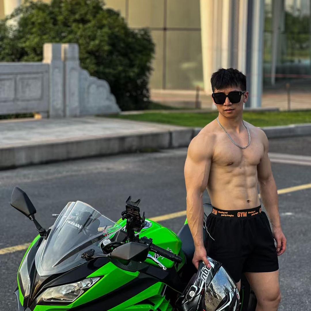 张教练说健身（减脂研究员）