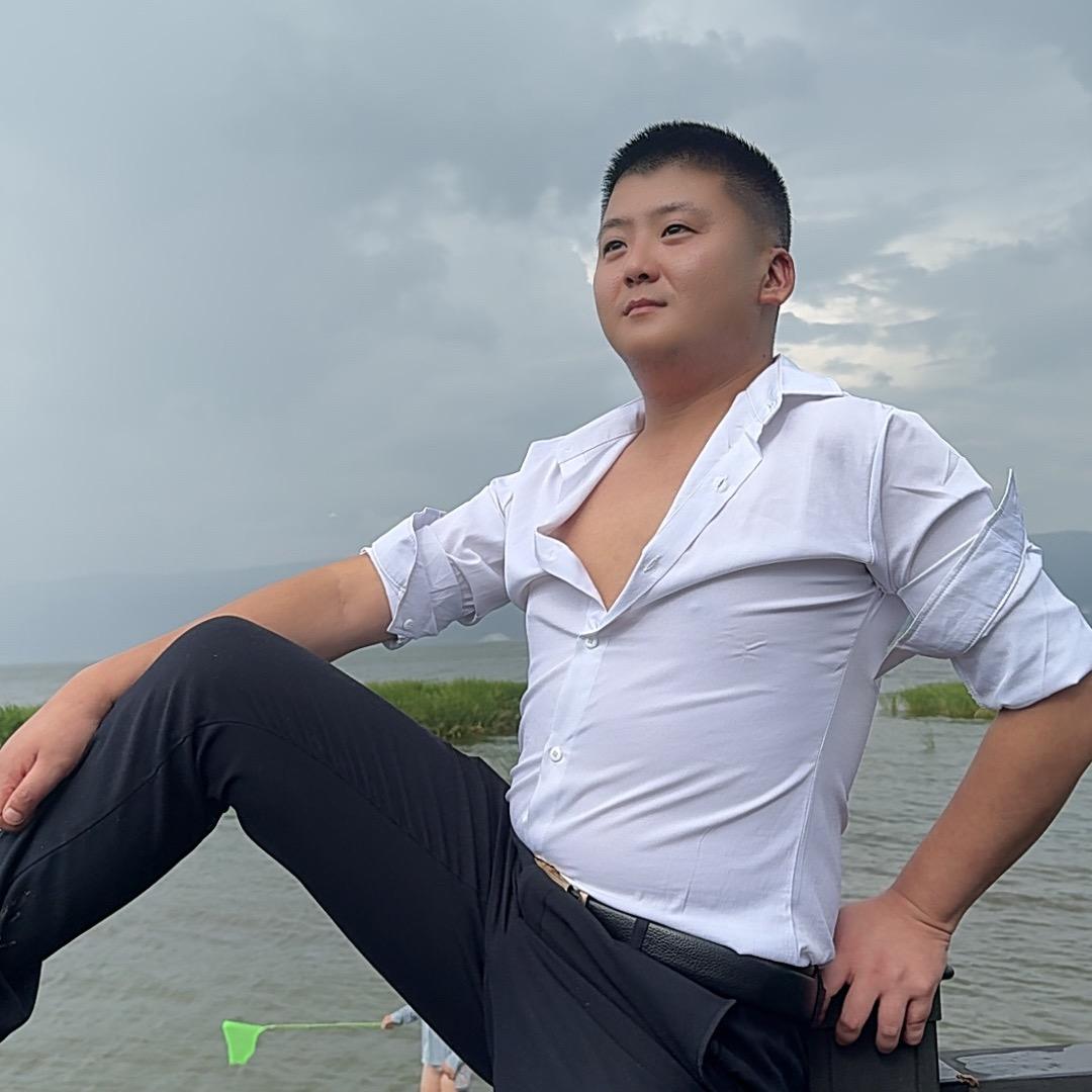 被暗中守护的白石哥头像