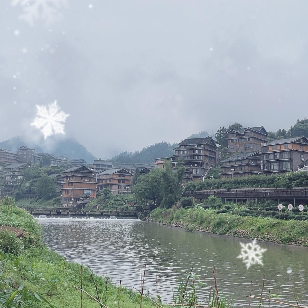 小铭铭爱钓鱼