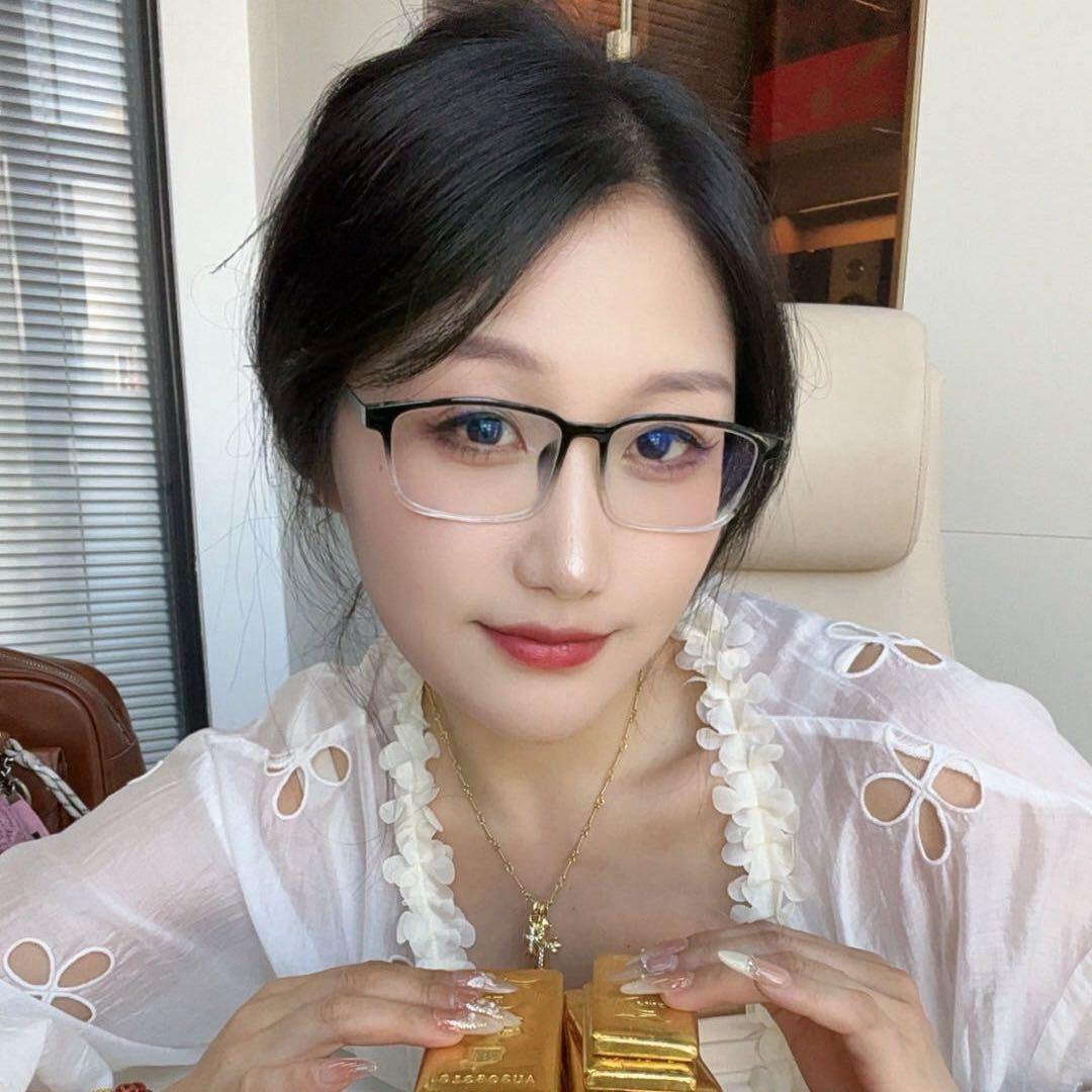 深圳日鑫金业婷姐