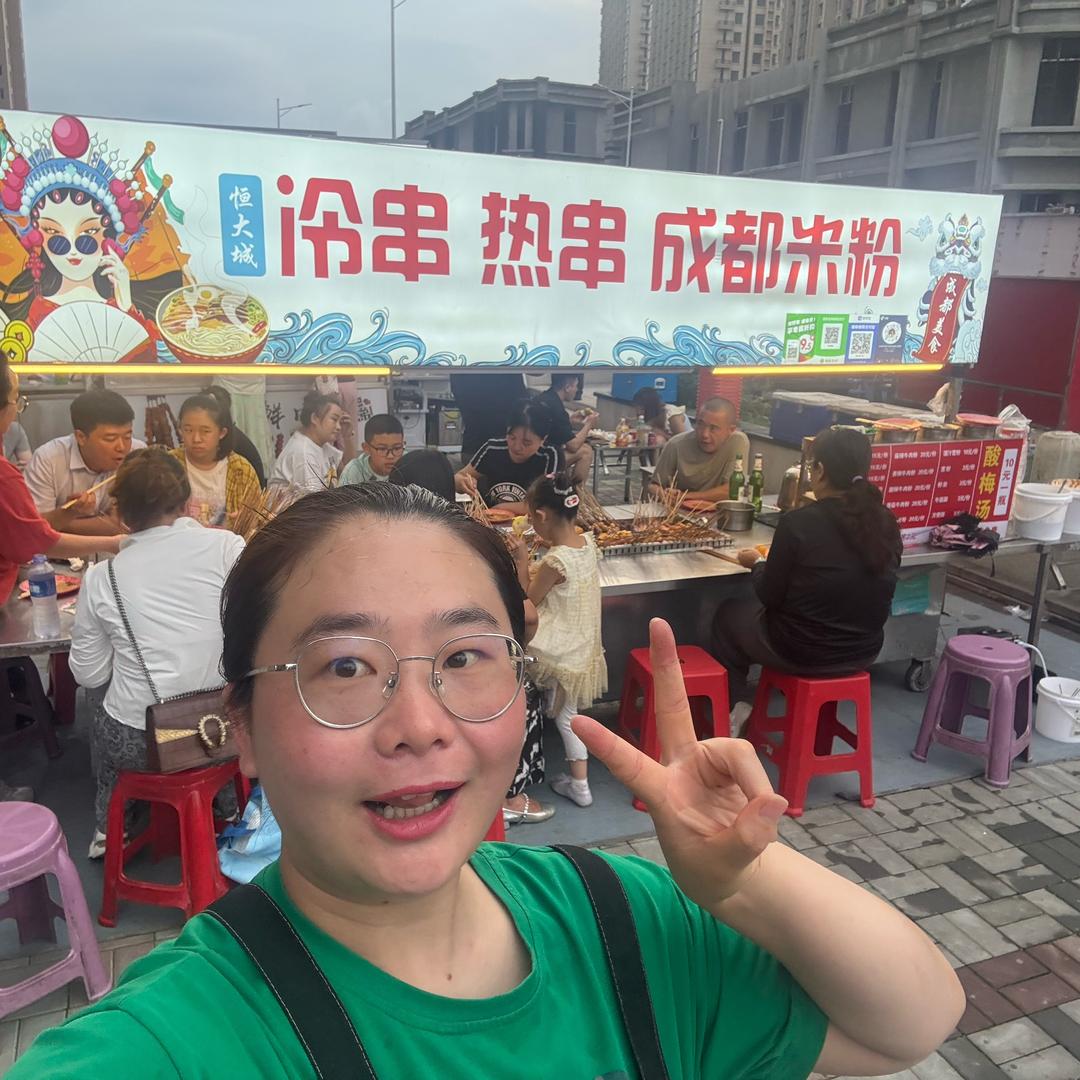 胖女女V胖小小
