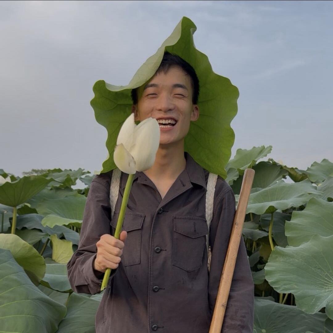 何德久嘿嘿