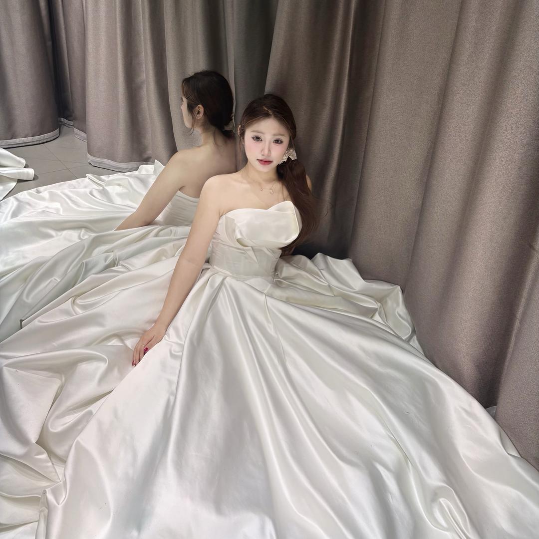 陈陈.