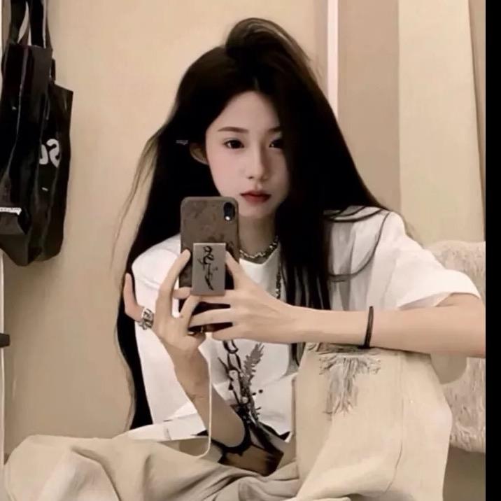 慕芝. 独行