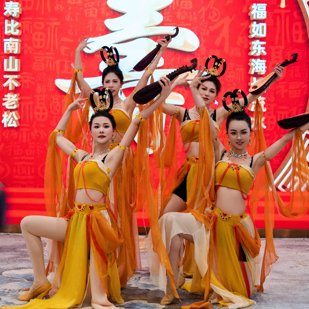 丽丽🇨🇳演艺