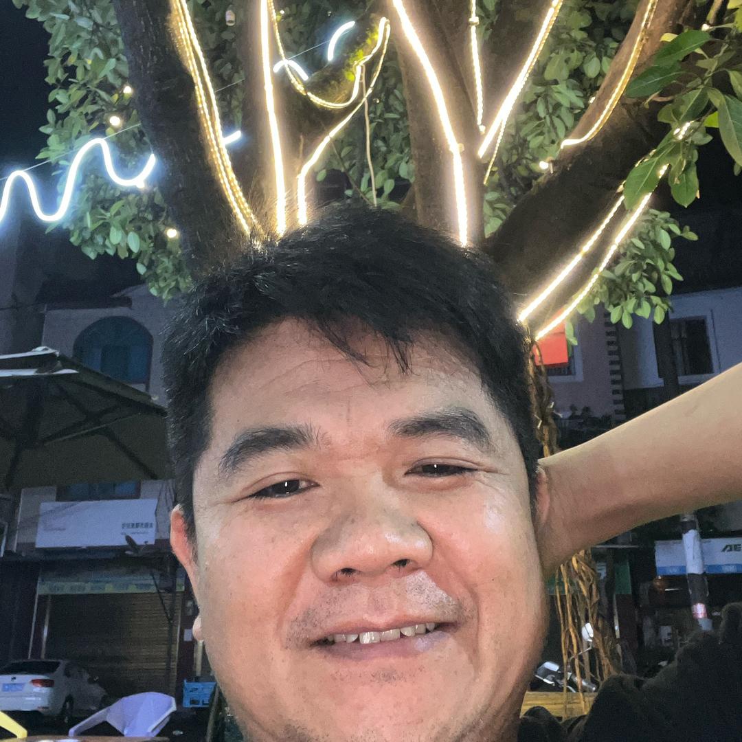 爱吃爱逛享受悠闲的人生