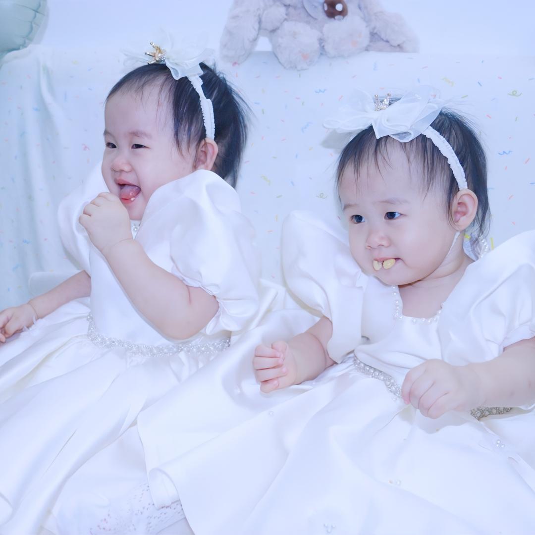 婉婉and姝姝(双胞胎）