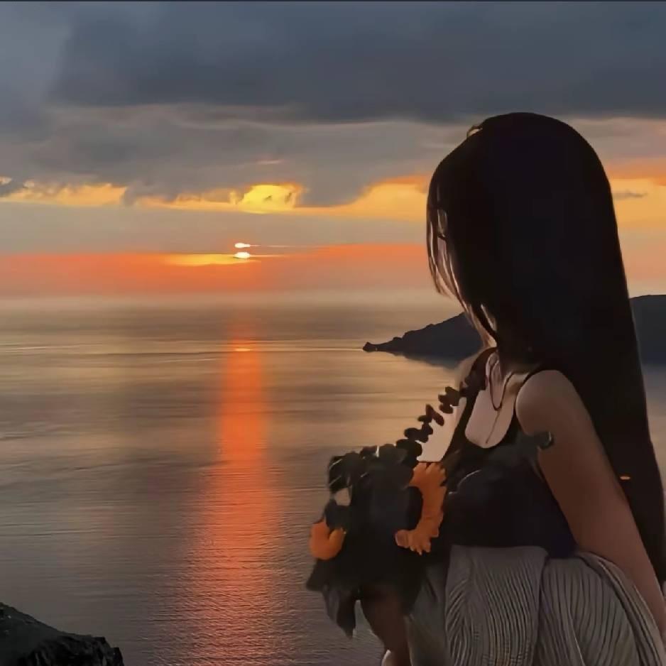 罗小姐.