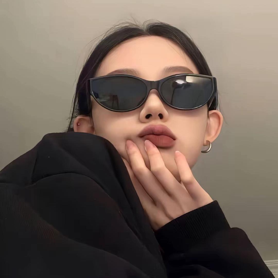 搓指甲的牛马