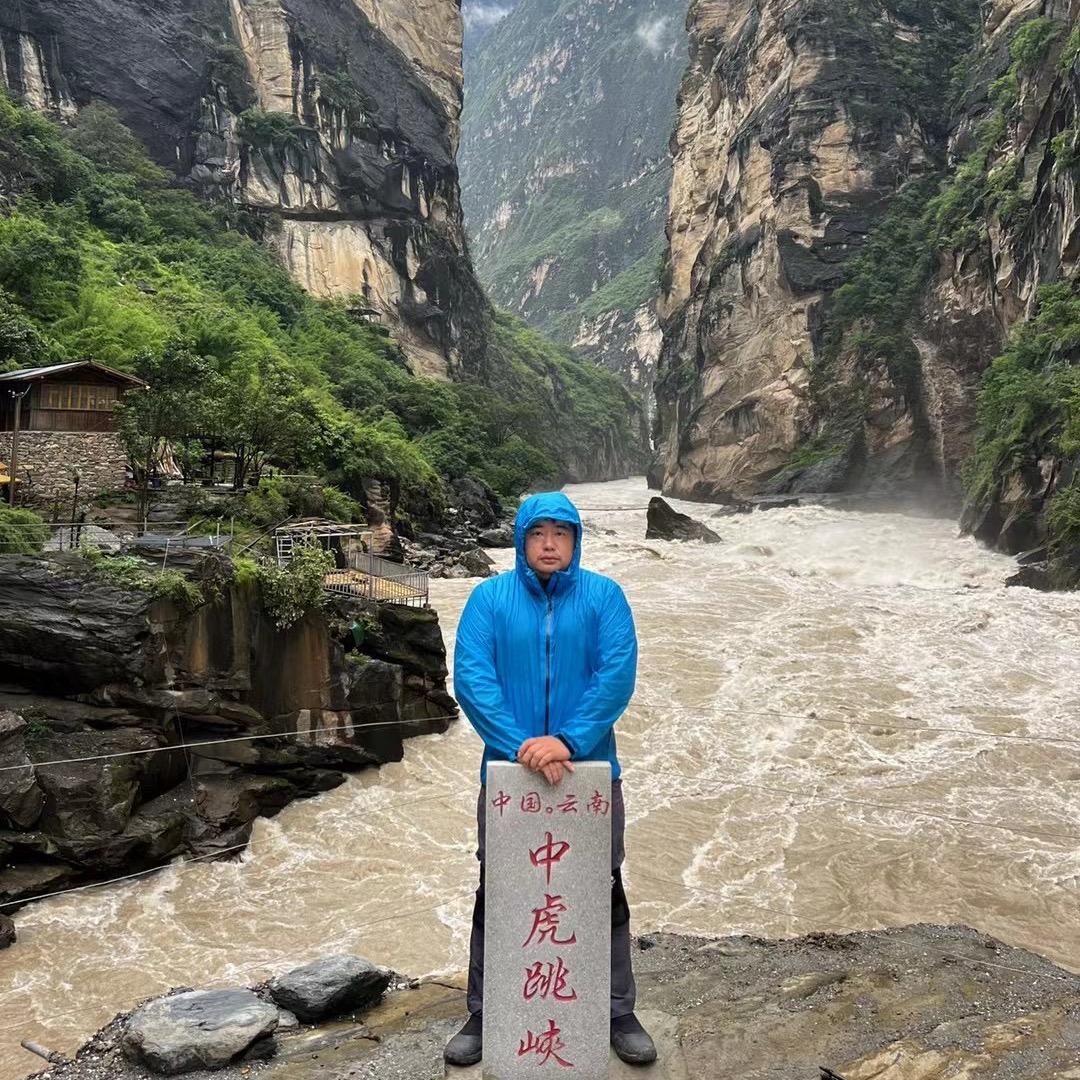 楊毅（户外）
