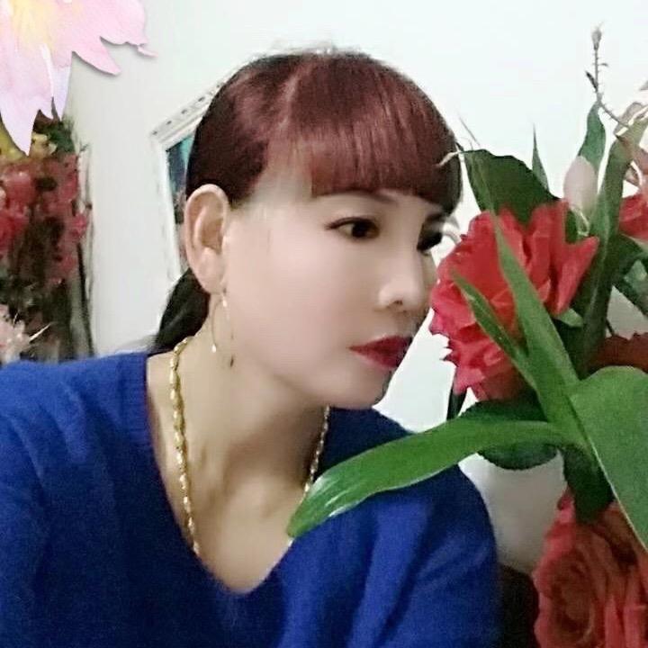 雨中红玫瑰 好物  早上八点四十分开播