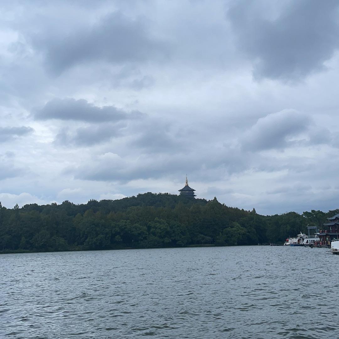 小T爱吃糖