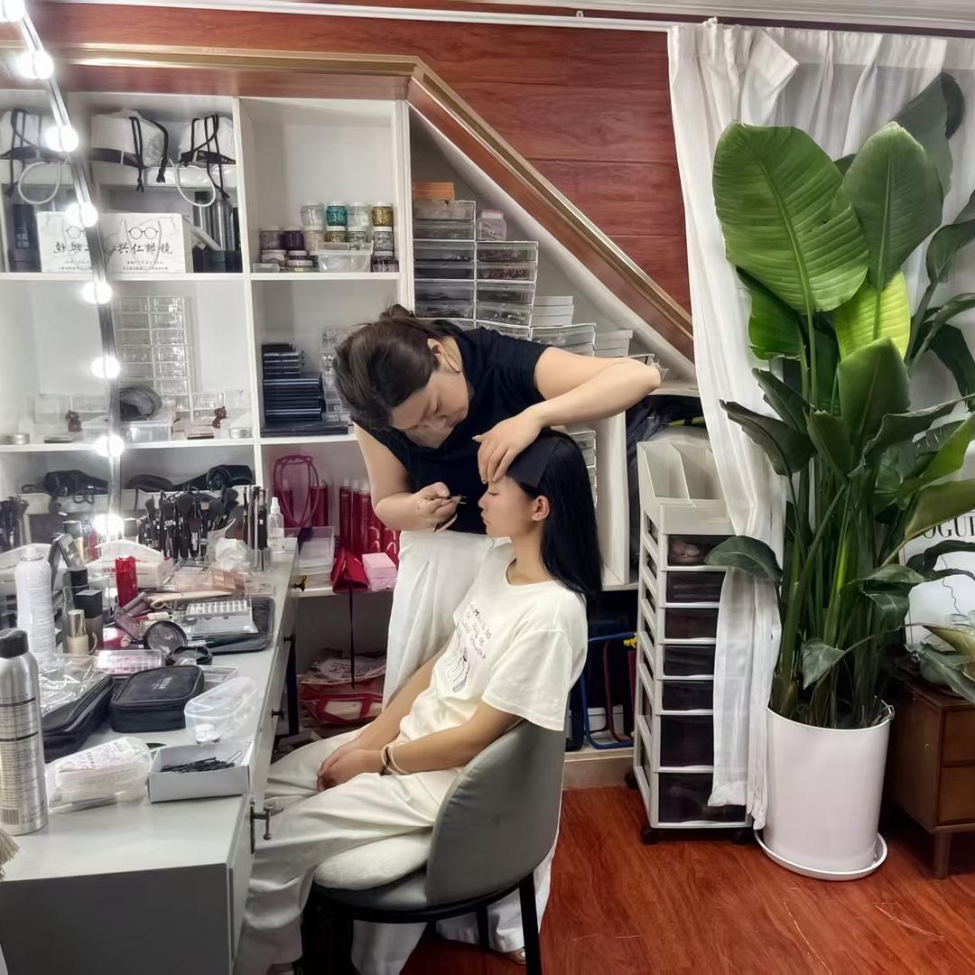 丁叮工作室新娘跟妆造型化妆师