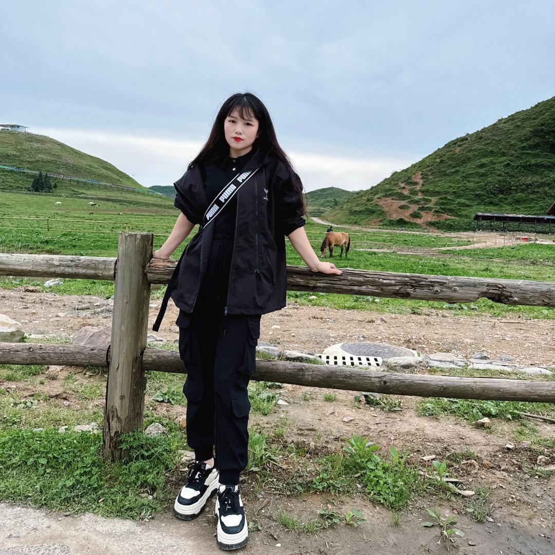 古丈温馨夕阳旅行社小姚