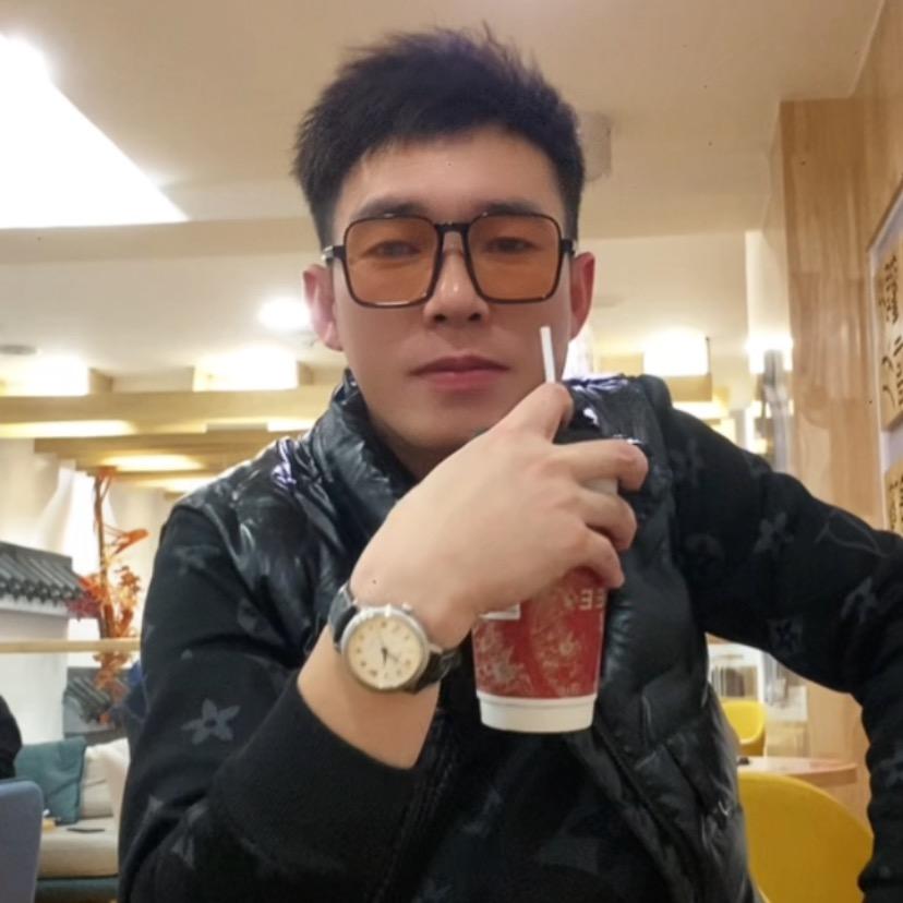 初七（只会吃喝玩乐）