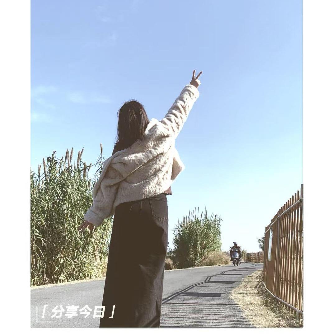 我姓王，叫静一呀