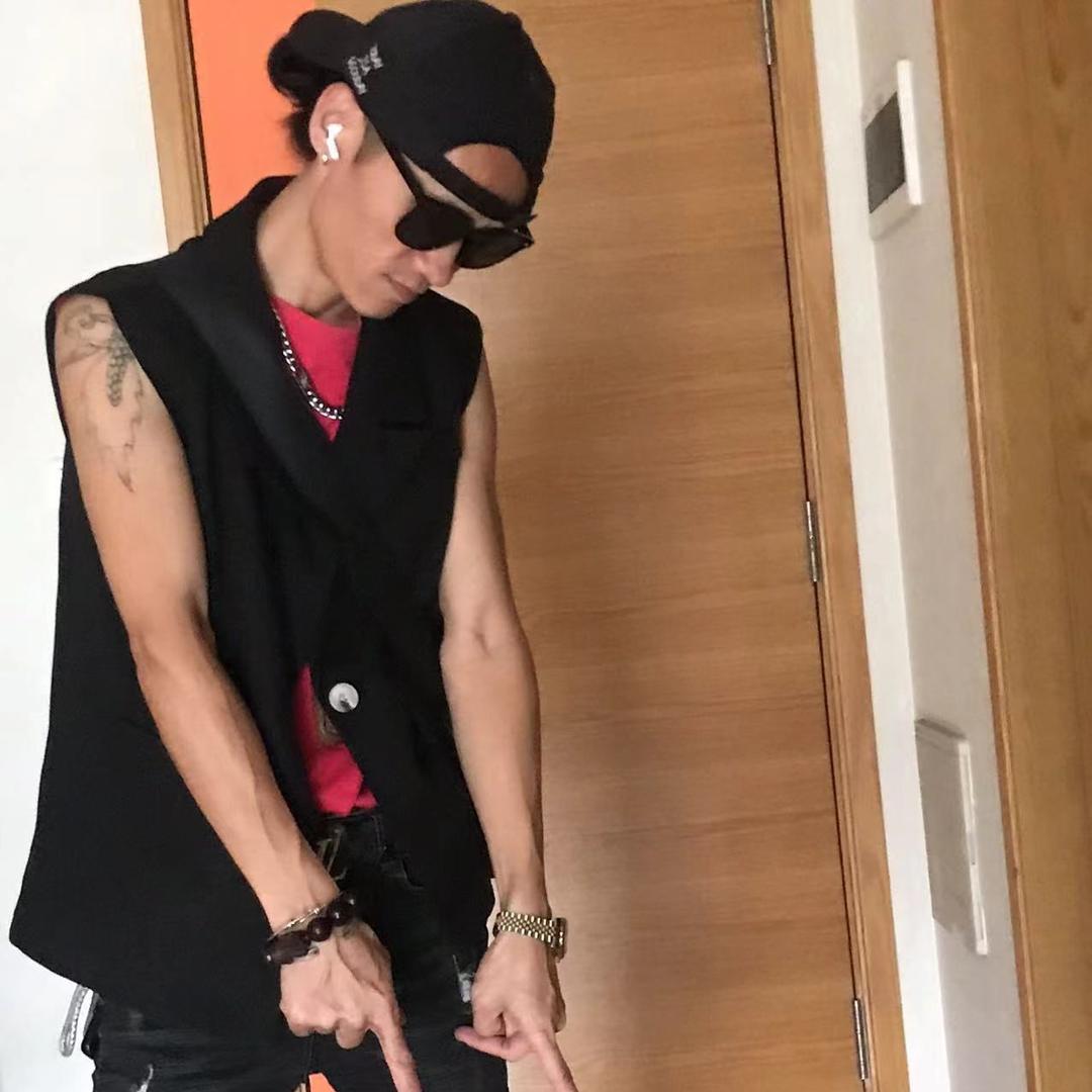 伍哥户外男土馆！