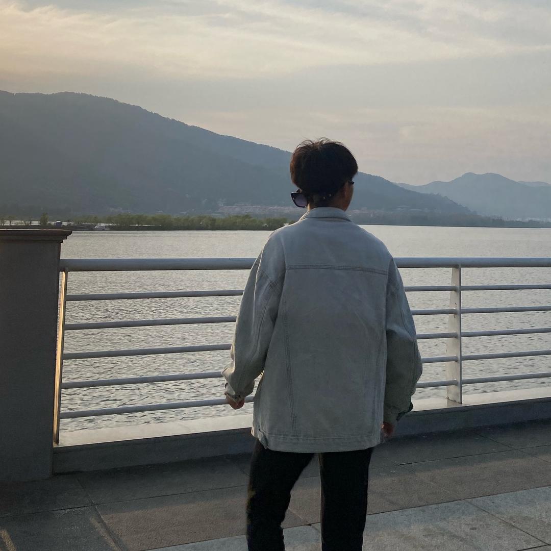 昭通搞📱的小超