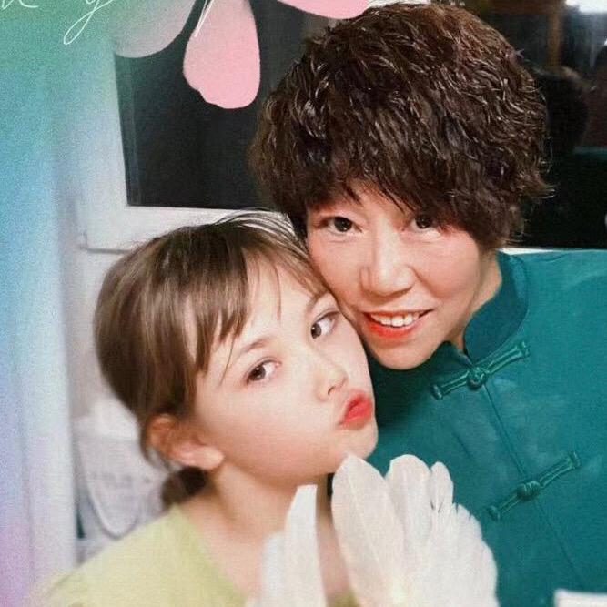 Nicole 姥姥🌹有赞必回