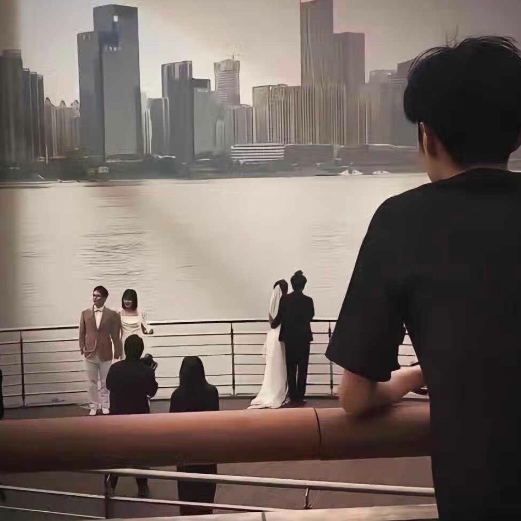 都市.