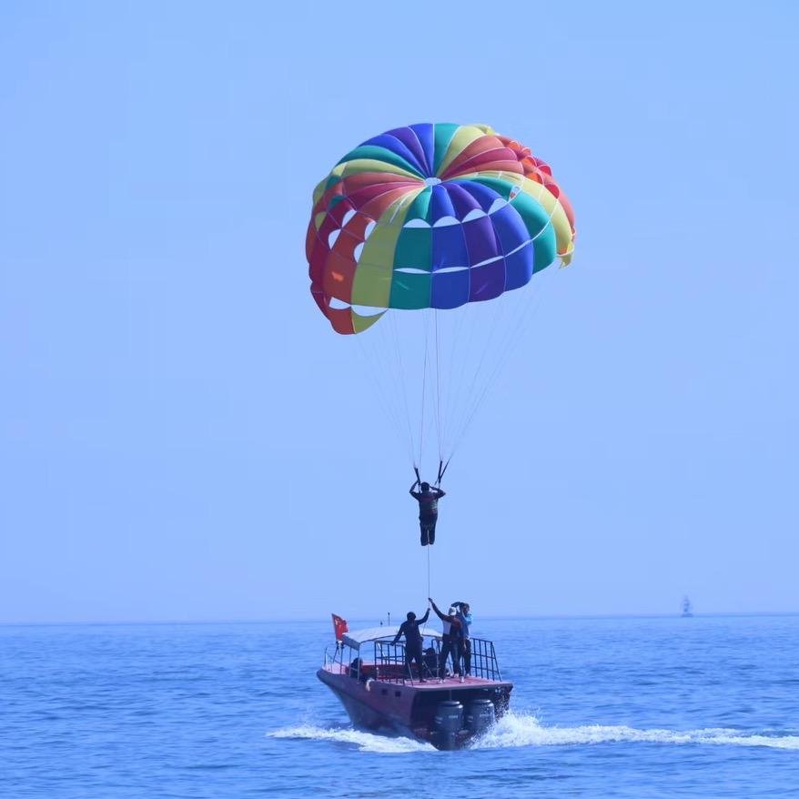 “酒里有故事”