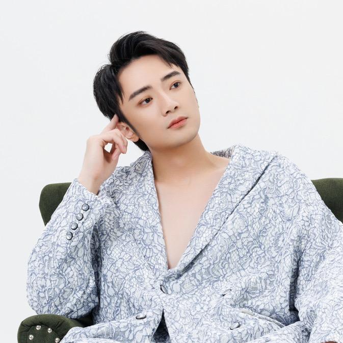 张杨凯男