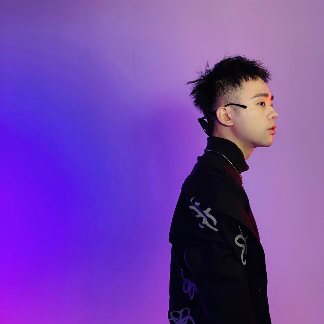 董九涵
