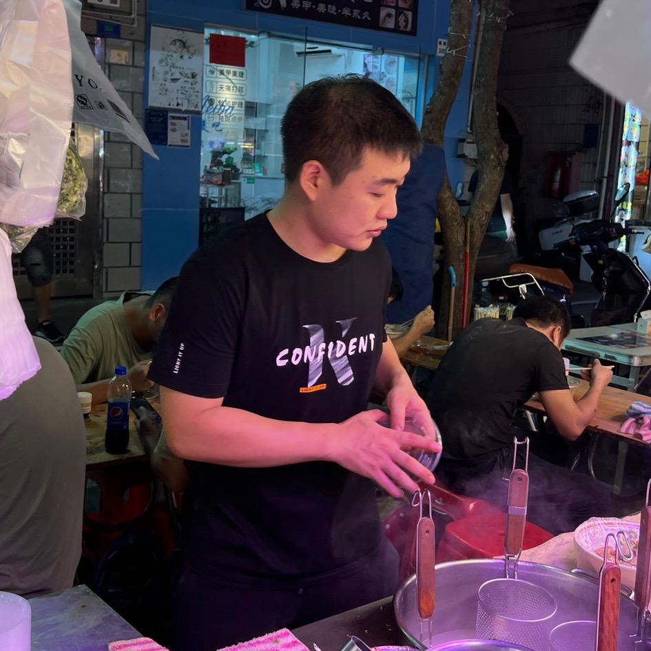 在深圳卖牛杂的小斌