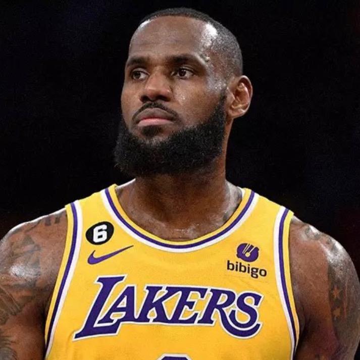 King James👑👑👑👑