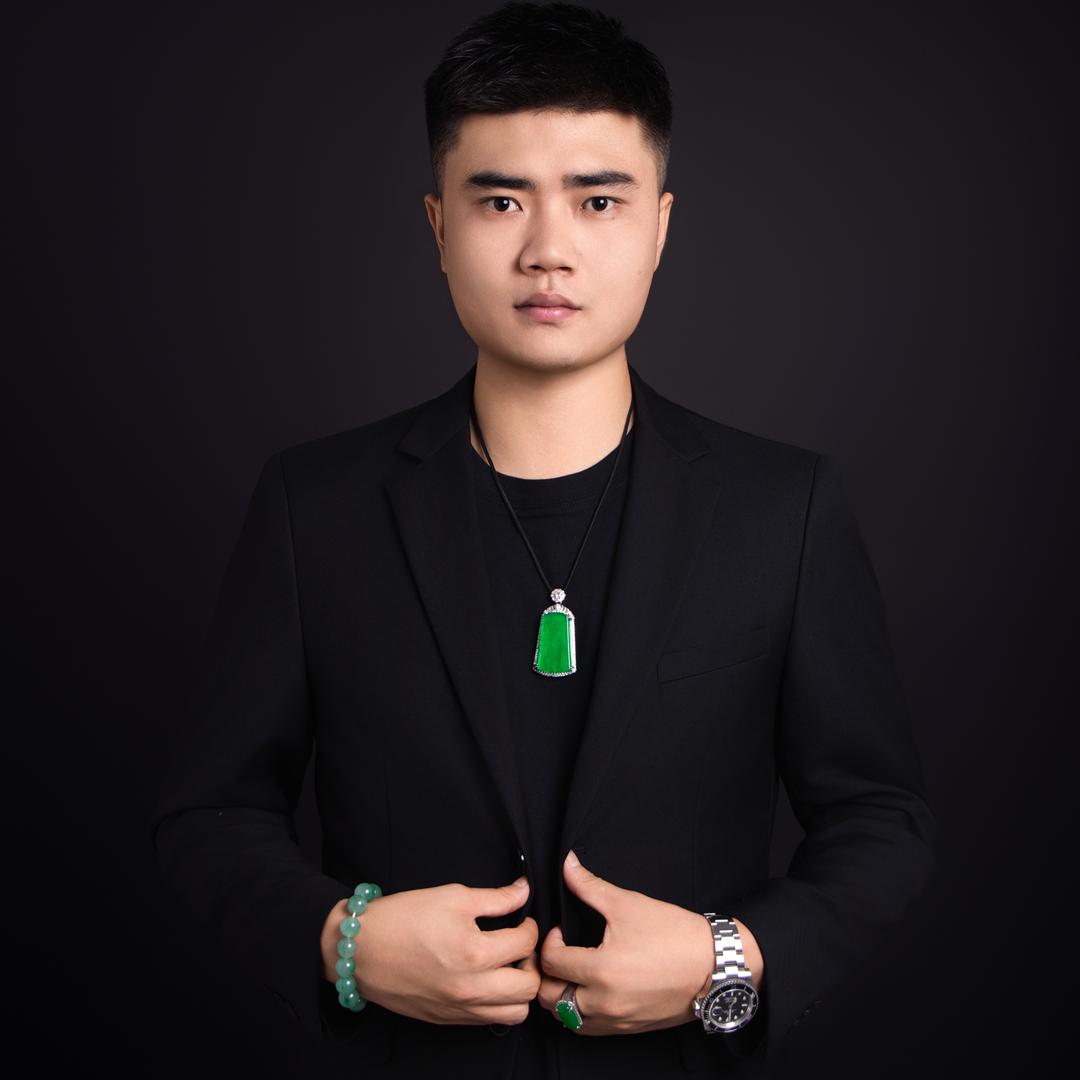 中缅举青翡翠阿龙