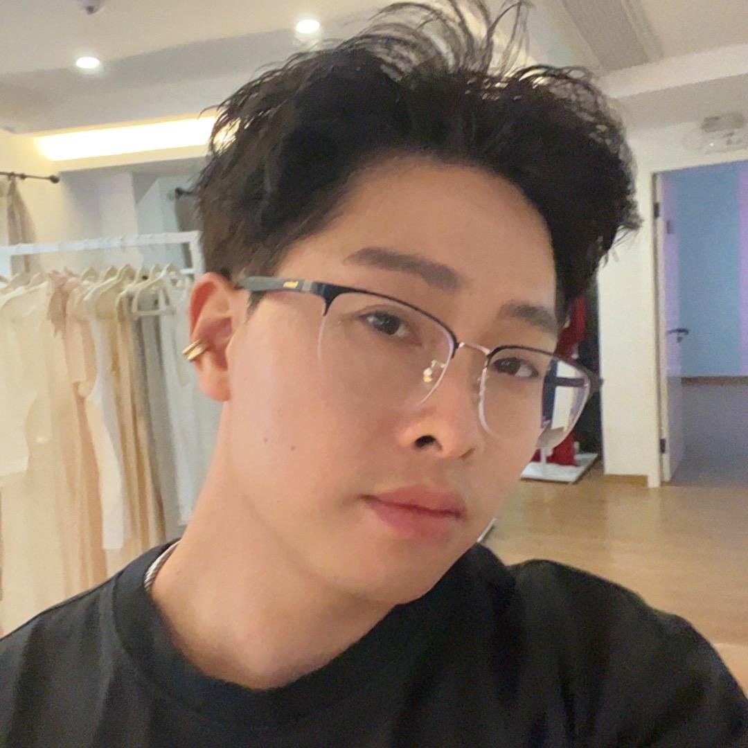 做饰品的吕厂长