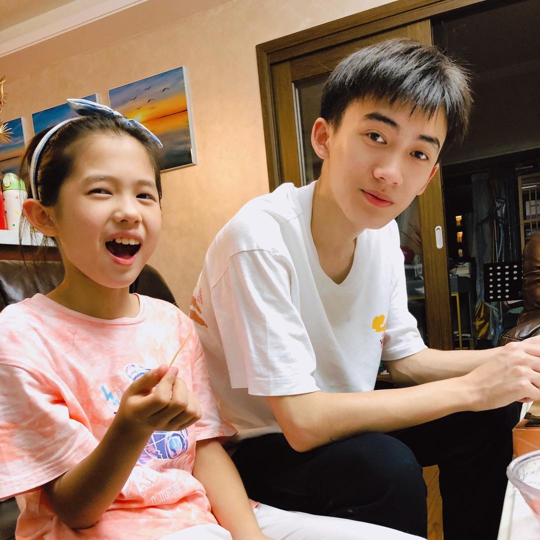 恺哥与妹妹