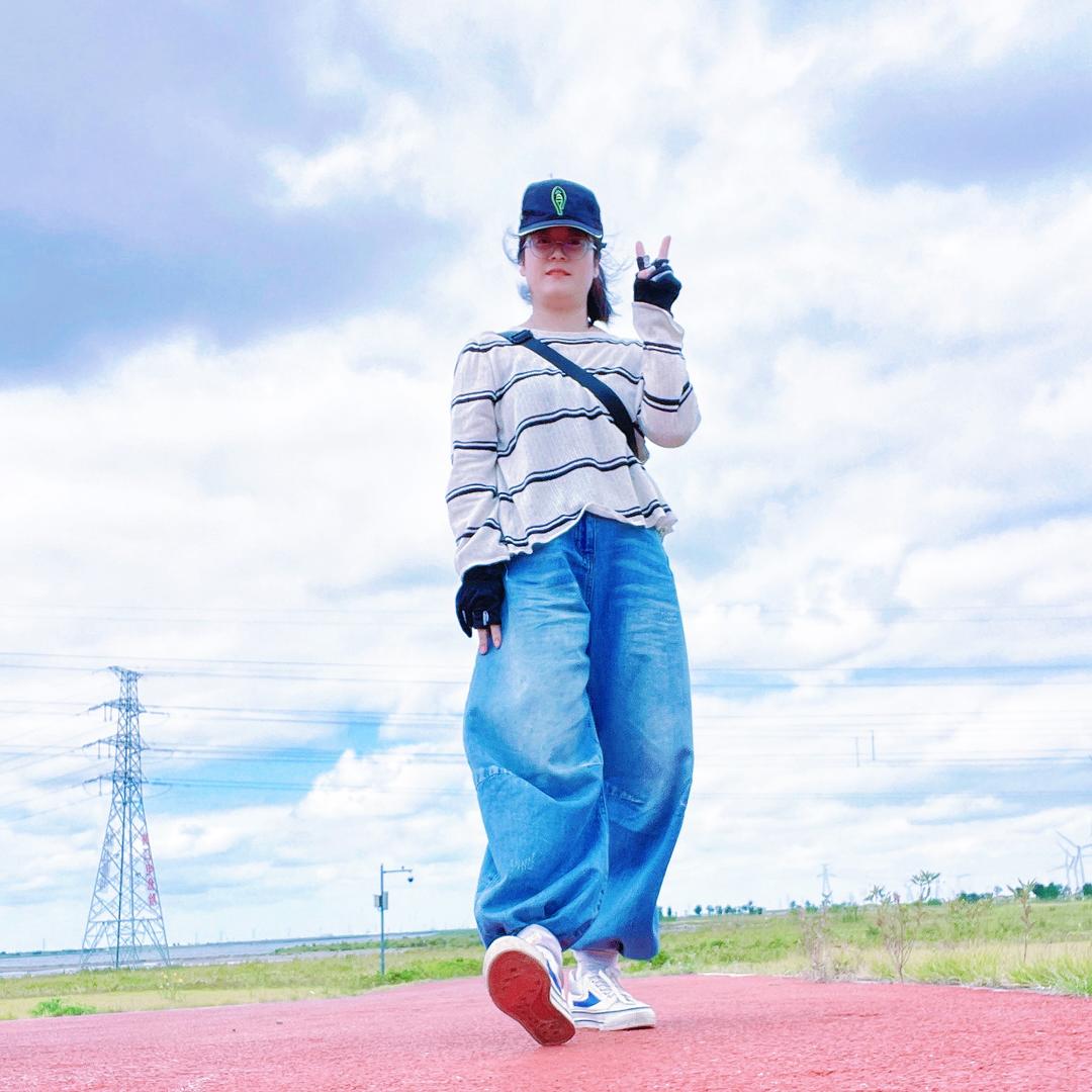 ゞ和 娜 ╱° 🎸²³⁵⁶