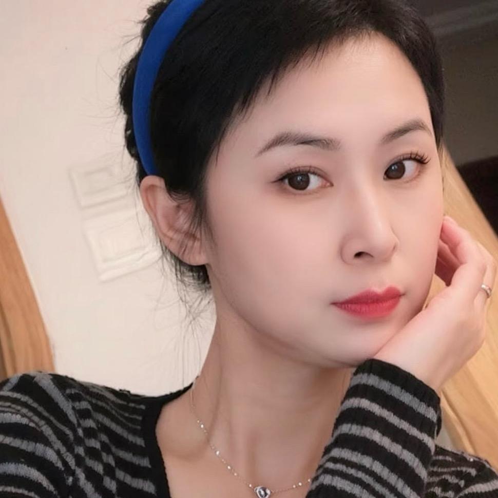 小华姐【百货铺】早上9点40分