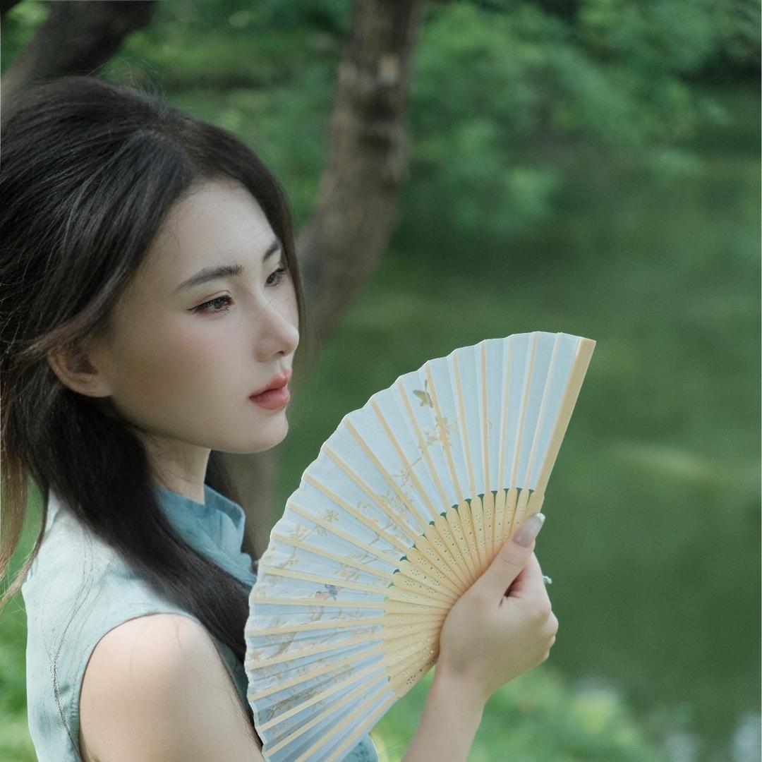 小yu 玲 এ