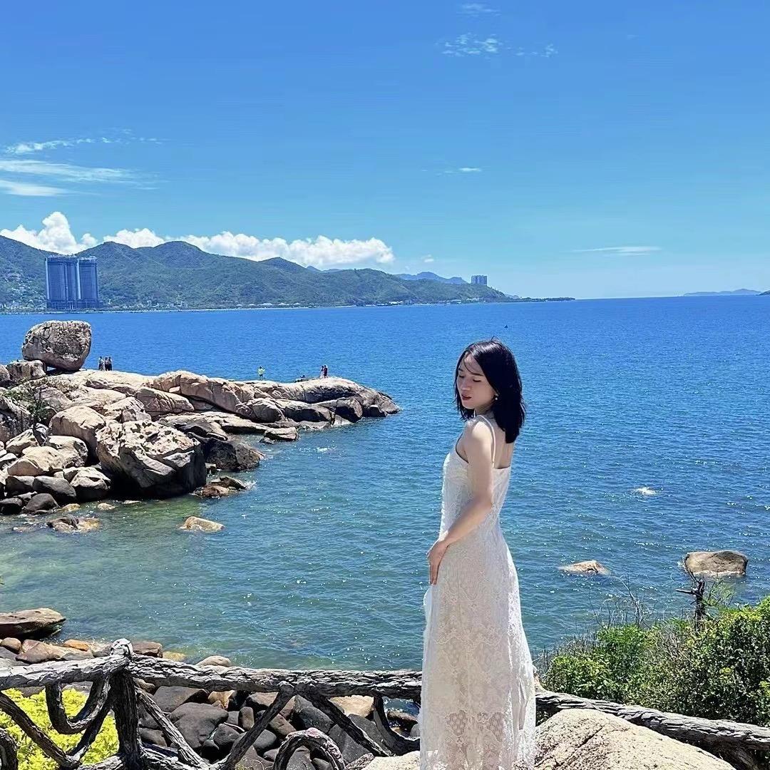 爱旅游的小玲子