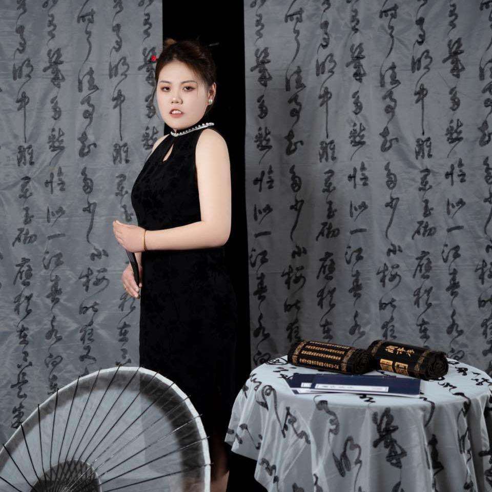 小璐女士头像