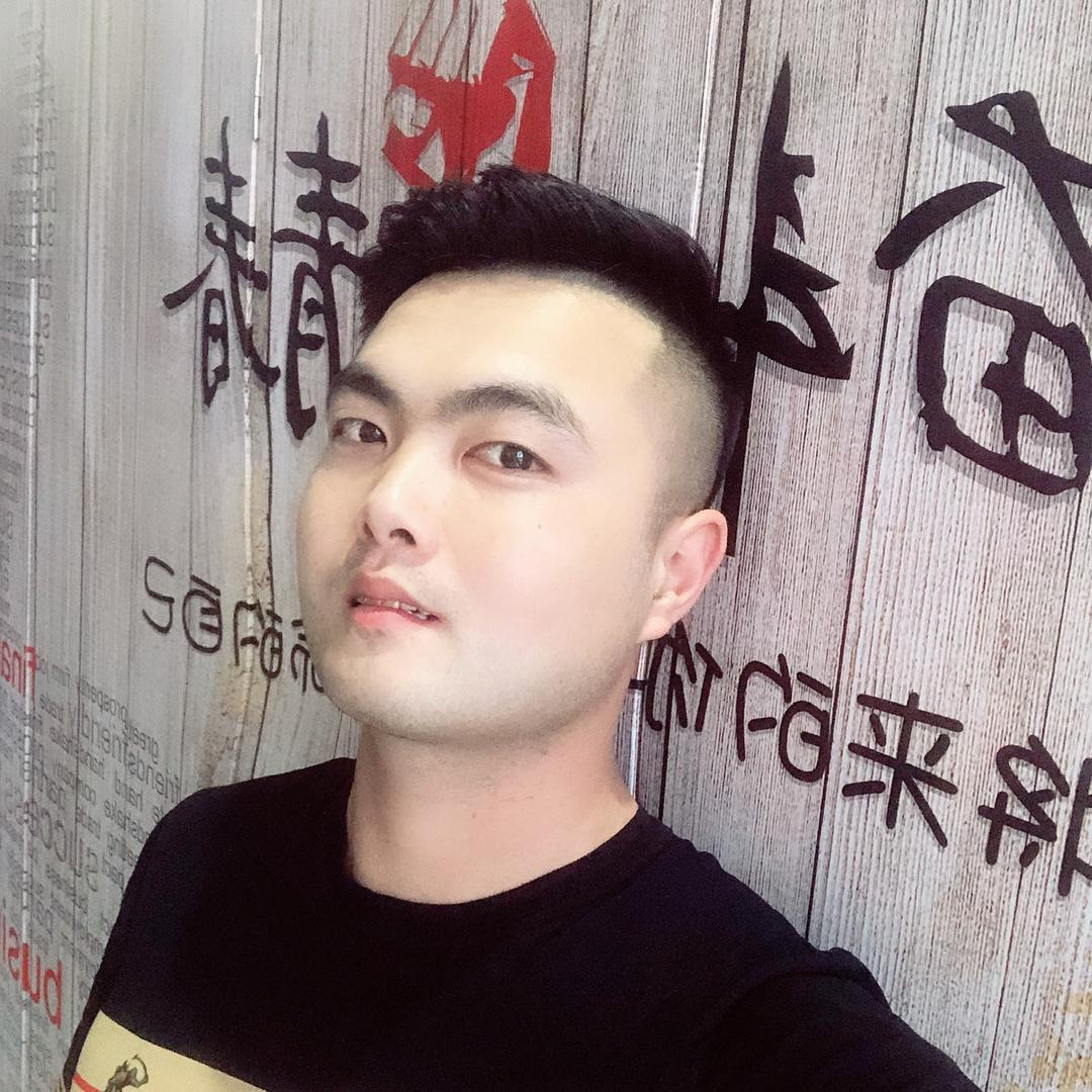 新化会拍照的健哥（星格婚纱摄影）