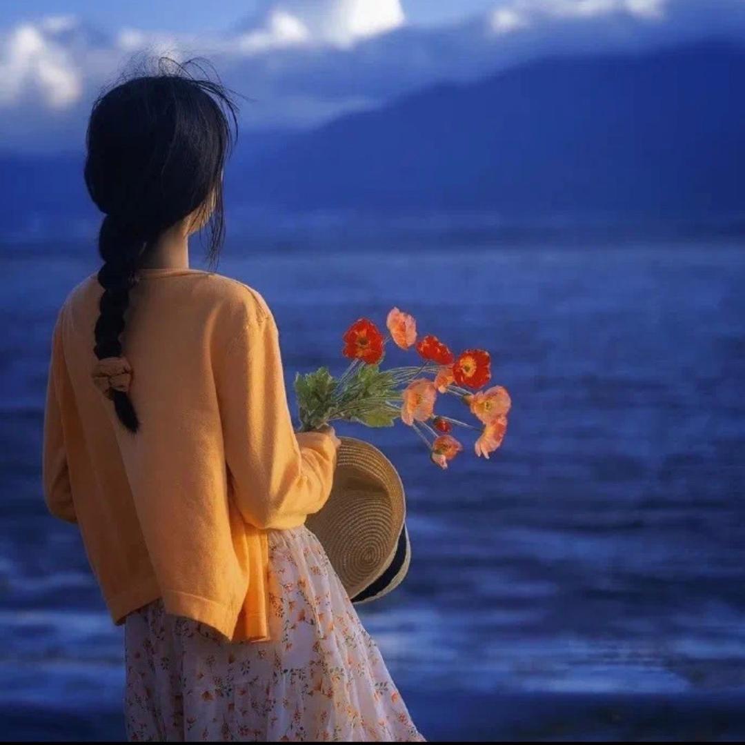 🌻 miraitowa 🐳