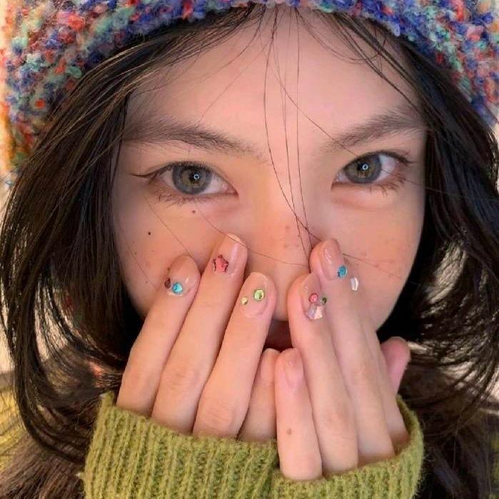 一杯冰美式。