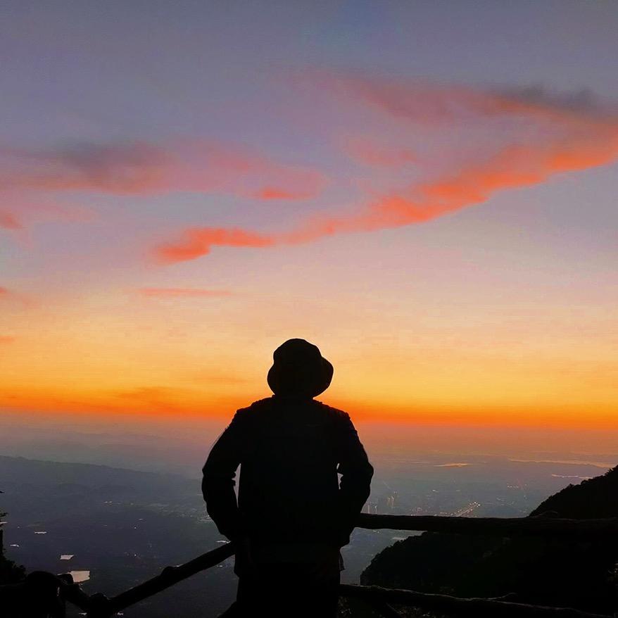 “喜欢发牢骚”