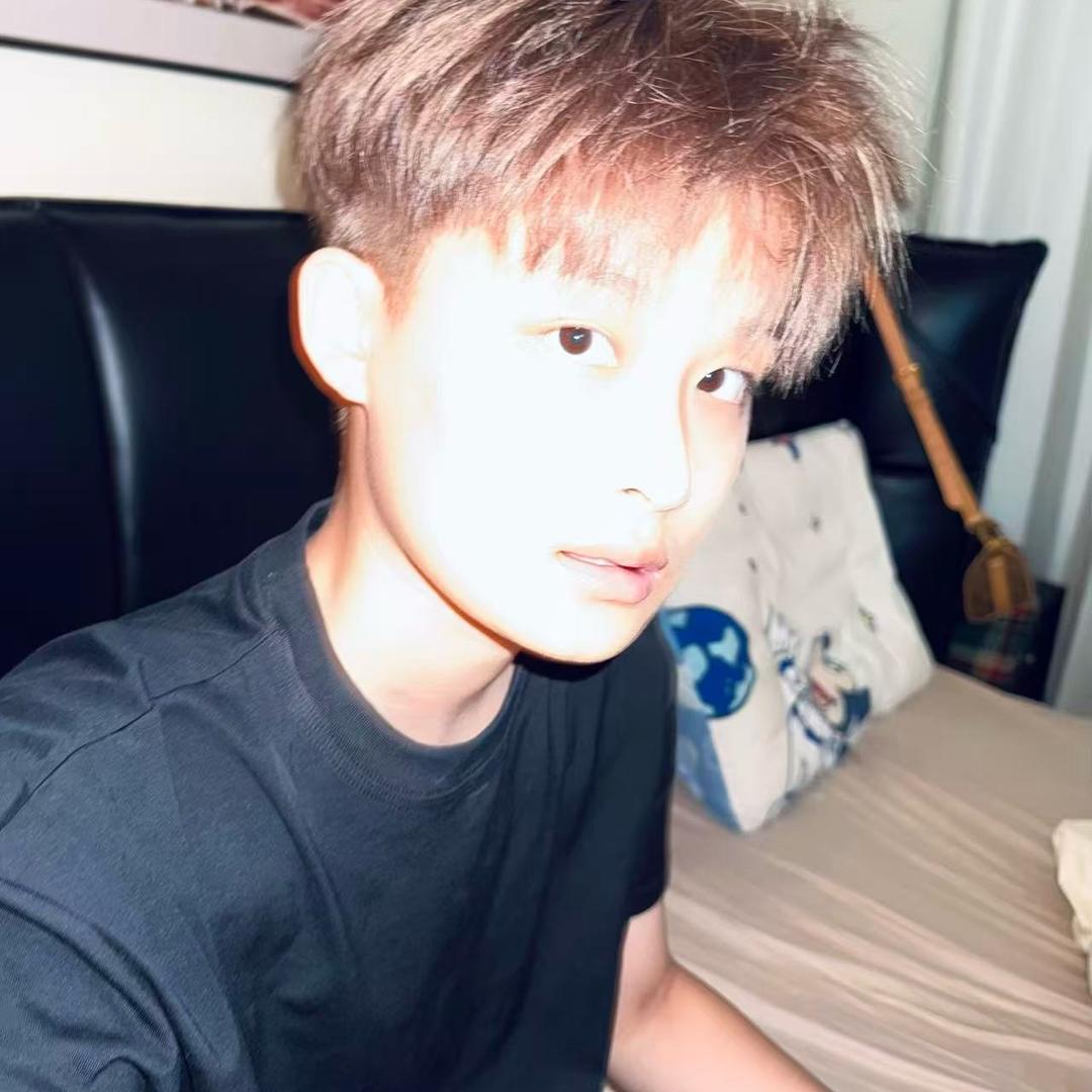 小猫蛋卷•ᗢ<